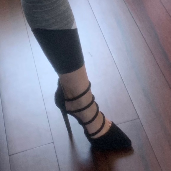 Cute strappy heels - Picture 7 of 8